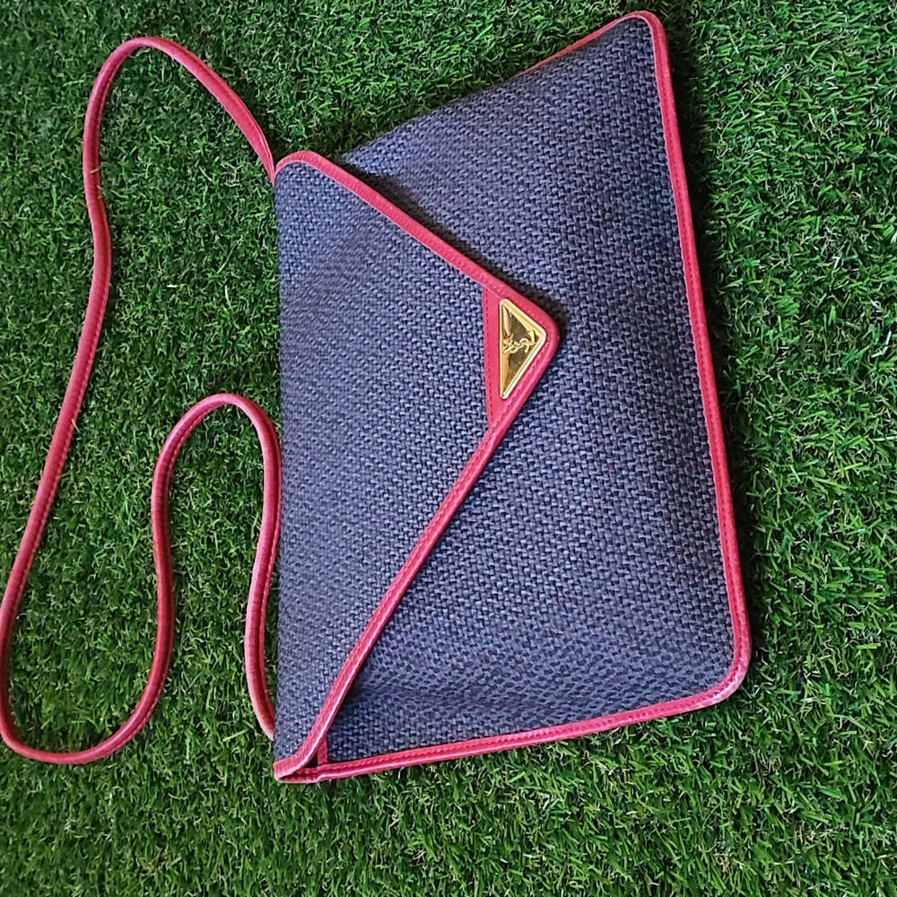 Yves Saint Laurent Vintage Tweed Bag - Picture 4 of 11